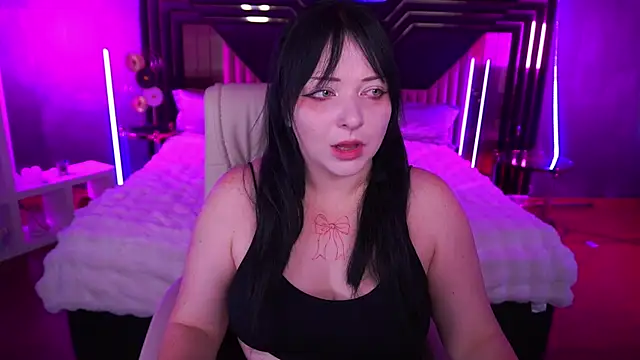 SweetLiluu online show from 10/27/25, 07:45