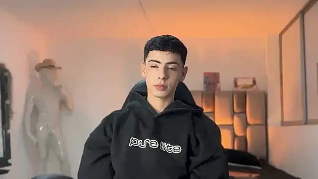 Sebastian Reed online show from 03/02/26, 05:08