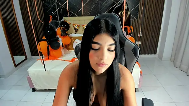 Milu 17 online show from 11/04/25, 10:58