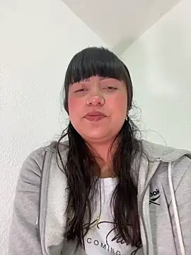 misschloe  online show from 10/27/25, 01:59