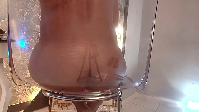 NaomiQueents online show from 11/01/25, 01:46