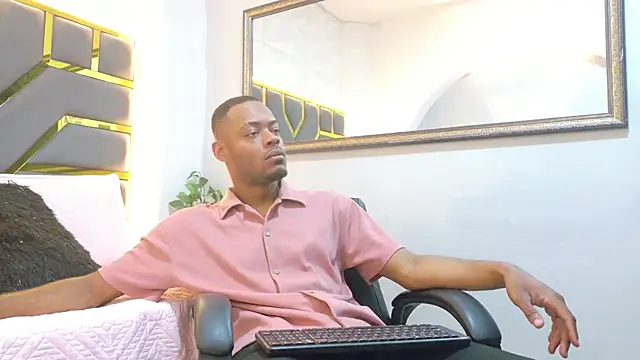 Snapshot of Neytanmalcon chatting on 11/14/25, 08:40 Neytanmalcon online show from 11/14/25, 08:40