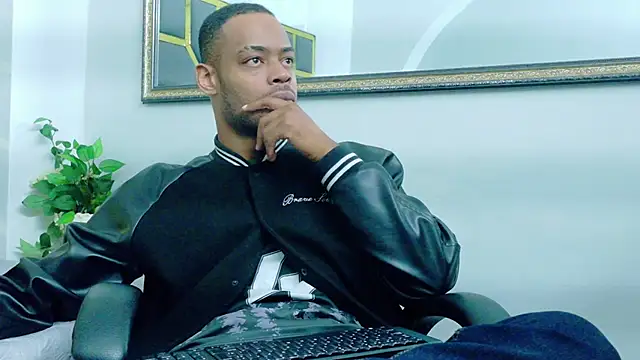 Snapshot of Neytanmalcon chatting on 11/18/25, 09:30 Neytanmalcon online show from 11/18/25, 09:30