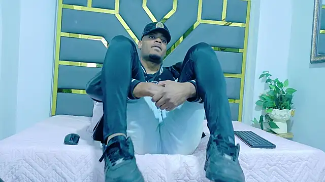 Snapshot of Neytanmalcon chatting on 11/20/25, 08:52 Neytanmalcon online show from 11/20/25, 08:52