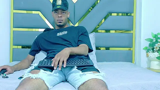 Snapshot of Neytanmalcon chatting on 11/22/25, 09:03 Neytanmalcon online show from 11/22/25, 09:03