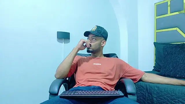 Snapshot of Neytanmalcon chatting on 11/25/25, 08:53 Neytanmalcon online show from 11/25/25, 08:53