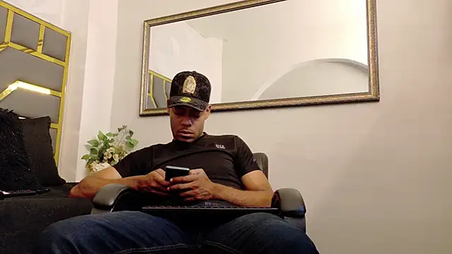 Snapshot of Neytanmalcon chatting on 12/03/25, 08:40 Neytanmalcon online show from 12/03/25, 08:40