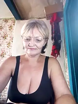 Snapshot of NikaGold454 chatting on 11/14/25, 09:30 NikaGold454 online show from 11/14/25, 09:30