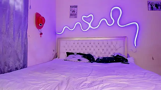 briana hot03 online show from 10/25/25, 05:19