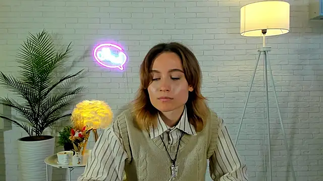 NicolettePebbles online show from 10/23/25, 09:52