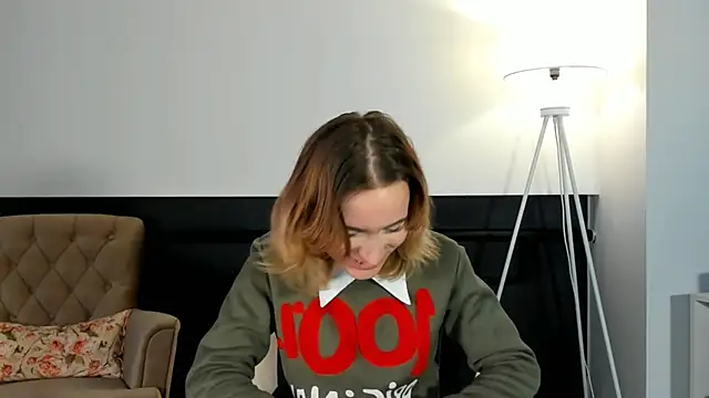 NicolettePebbles online show from 10/24/25, 12:45