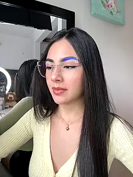 IslaCole online show from 11/06/25, 08:54