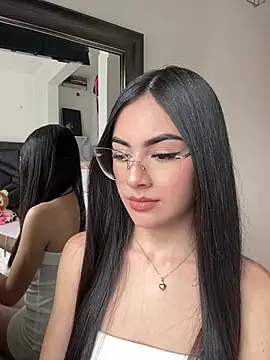 IslaCole online show from 01/12/26, 06:35