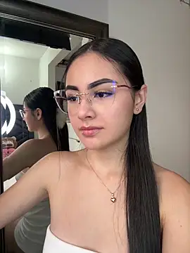 IslaCole online show from 03/09/26, 10:58