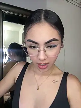 Snapshot of IslaCole chatting on 03/10/26, 11:10 IslaCole online show from 03/10/26, 11:10