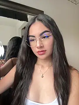 Snapshot of IslaCole chatting on 03/17/26, 08:45 IslaCole online show from 03/17/26, 08:45