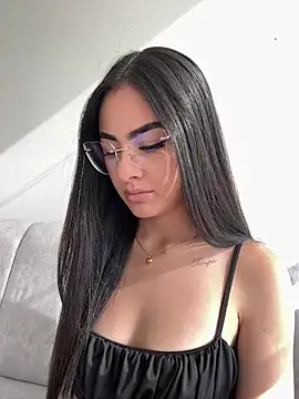 Snapshot of IslaCole chatting on 04/24/26, 08:55 IslaCole online show from 04/24/26, 08:55