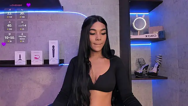 savanaah  online show from 10/29/25, 04:53