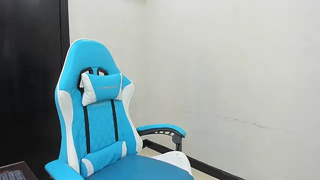 agata18  online show from 11/11/25, 12:38