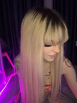 Snapshot of NovaPearl chatting on 01/09/26, 09:38 NovaPearl online show from 01/09/26, 09:38