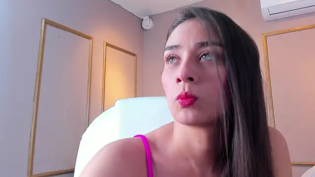 Snapshot of NahimiThompson chatting on 11/29/25, 08:01 NahimiThompson online show from 11/29/25, 08:01