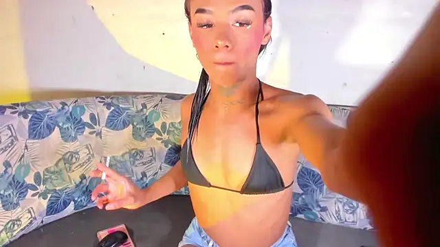 Snapshot of shopy_horny chatting on 03/19/26, 10:36 shopy horny online show from 03/19/26, 10:36