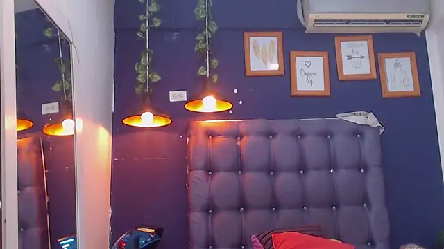 Snapshot of Lunatico_x chatting on 10/29/25, 08:10 Lunatico x online show from 10/29/25, 08:10