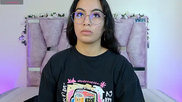 Iris mandarinne online show from 10/28/25, 06:10