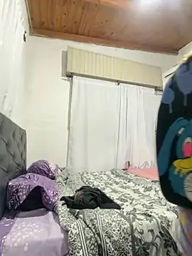 Snapshot of Babylovetierna11 chatting on 10/27/25, 11:20 Babylovetierna11 online show from 10/27/25, 11:20