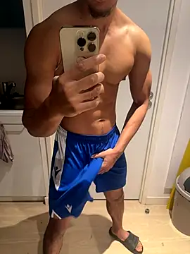 bigDickParis92 online show from 10/26/25, 03:51