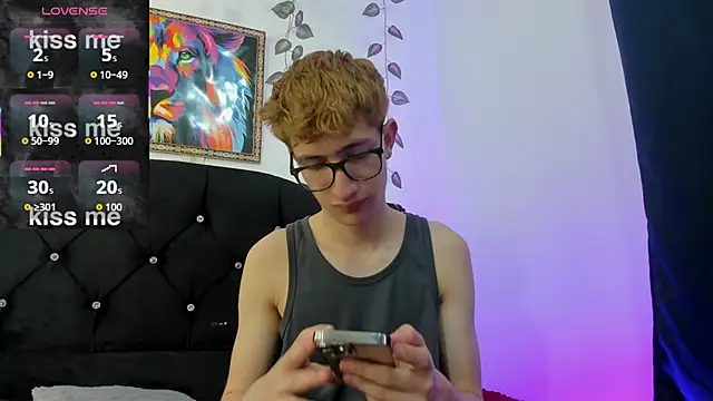 Snapshot of Erick_Taylor3 chatting on 11/17/25, 06:14 Erick Taylor3 online show from 11/17/25, 06:14