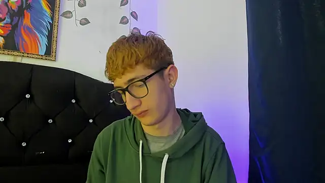 Snapshot of Erick_Taylor3 chatting on 11/22/25, 06:29 Erick Taylor3 online show from 11/22/25, 06:29