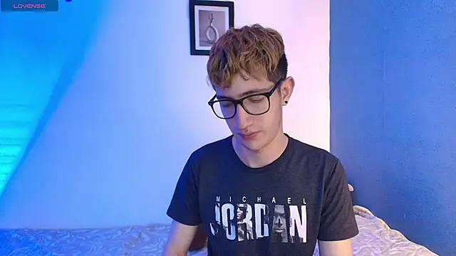 Snapshot of Erick_Taylor3 chatting on 06/06/26, 07:29 Erick Taylor3 online show from 06/06/26, 07:29