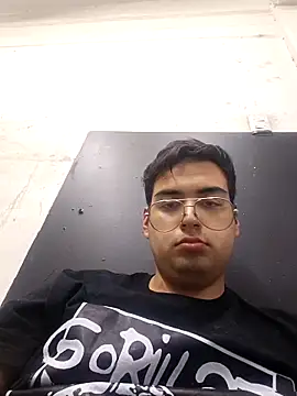 Daniel hot2005 online show from 10/23/25, 09:24