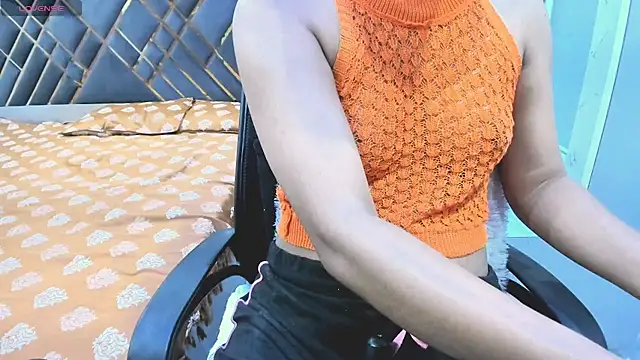 Snapshot of IndianKittey chatting on 11/11/25, 08:36 IndianKittey online show from 11/11/25, 08:36