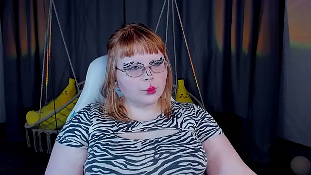 Snapshot of LottieReed chatting on 03/14/26, 06:24 LottieReed online show from 03/14/26, 06:24
