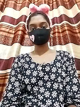 Snapshot of Tushi-10 chatting on 04/05/26, 11:24 Tushi-10 online show from 04/05/26, 11:24