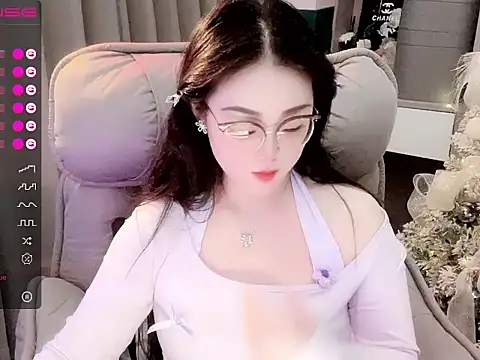 Snapshot of Monica-666888- chatting on 10/31/25, 06:47 Monica-666888- online show from 10/31/25, 06:47