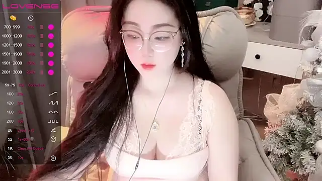 Snapshot of Monica-666888- chatting on 01/05/26, 09:29 Monica-666888- online show from 01/05/26, 09:29