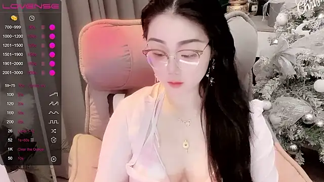 Snapshot of Monica-666888- chatting on 05/08/26, 06:13 Monica-666888- online show from 05/08/26, 06:13