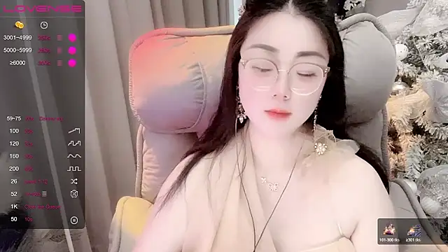 Snapshot of Monica-666888- chatting on 05/17/26, 04:43 Monica-666888- online show from 05/17/26, 04:43
