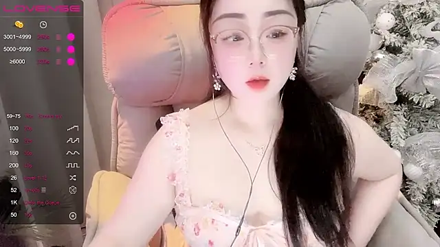 Snapshot of Monica-666888- chatting on 05/17/26, 04:47 Monica-666888- online show from 05/17/26, 04:47