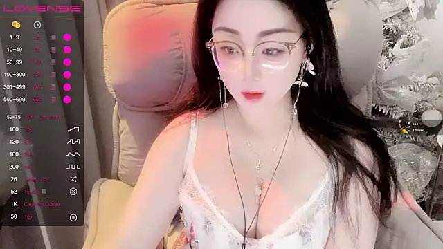 Snapshot of Monica-666888- chatting on 05/30/26, 04:37 Monica-666888- online show from 05/30/26, 04:37