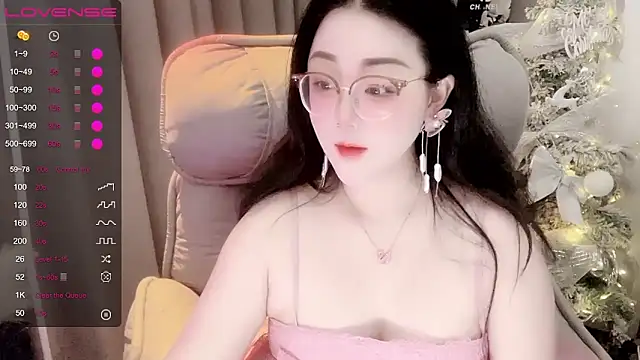 Snapshot of Monica-666888- chatting on 06/05/26, 04:02 Monica-666888- online show from 06/05/26, 04:02