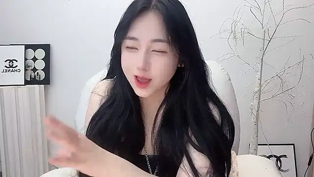 Snapshot of Love-hanzaizai718 chatting on 11/17/25, 05:41 Love-hanzaizai718 online show from 11/17/25, 05:41