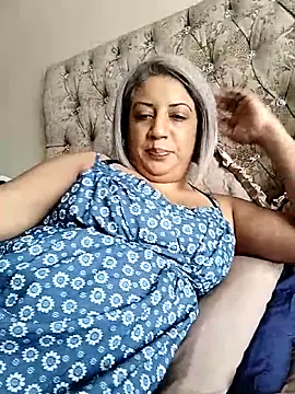 IndianLara online show from 11/13/25, 06:01