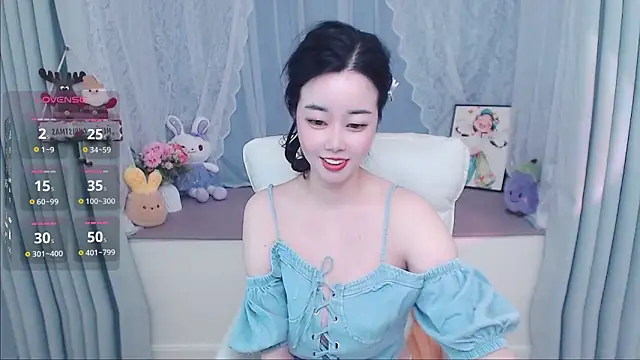 Snapshot of Xiaodie-baby chatting on 05/21/26, 02:51 Xiaodie-baby online show from 05/21/26, 02:51