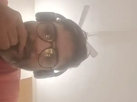 Snapshot of sharkslayer143 chatting on 10/25/25, 10:56 sharkslayer143 online show from 10/25/25, 10:56