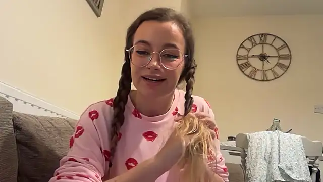 lolatheangel online show from 12/16/25, 08:03