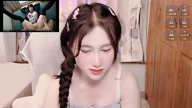 Snapshot of anna-888- chatting on 10/26/25, 04:57 anna-888- online show from 10/26/25, 04:57